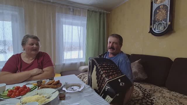 покрасила наконец/ иду на день рождения,показываю ветхие дома/ну и песни смотреть онлайн