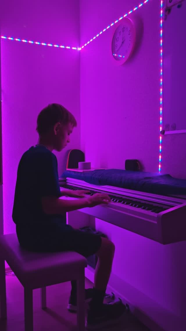 На вечернем поле ©