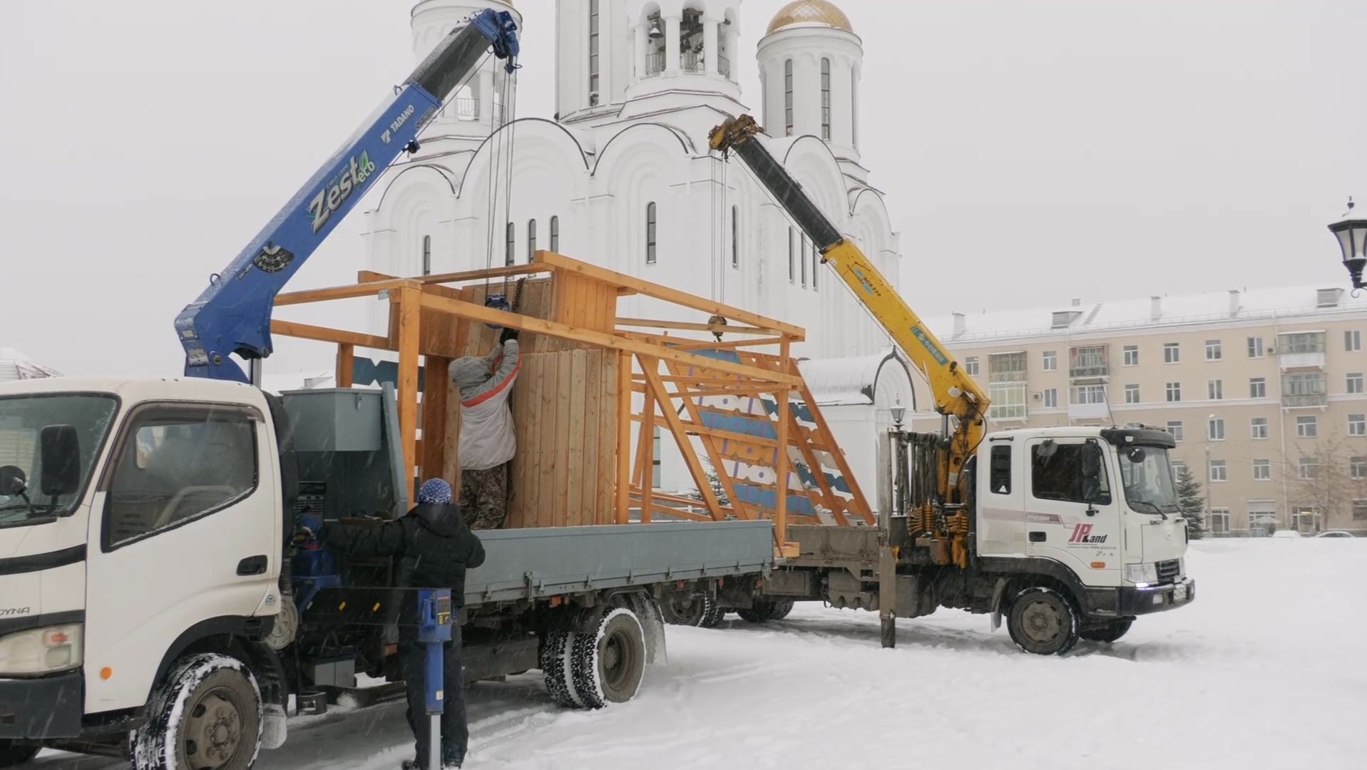 Щелкунчик вдохновил на создание зимнего городка в Серове смотреть онлайн