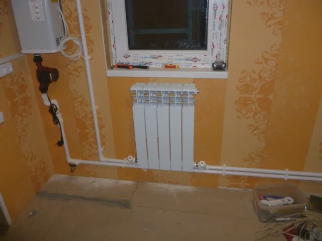 Сделал пластиковое отопление . Однотрубная система - система Ленинградка . смотреть онлайн