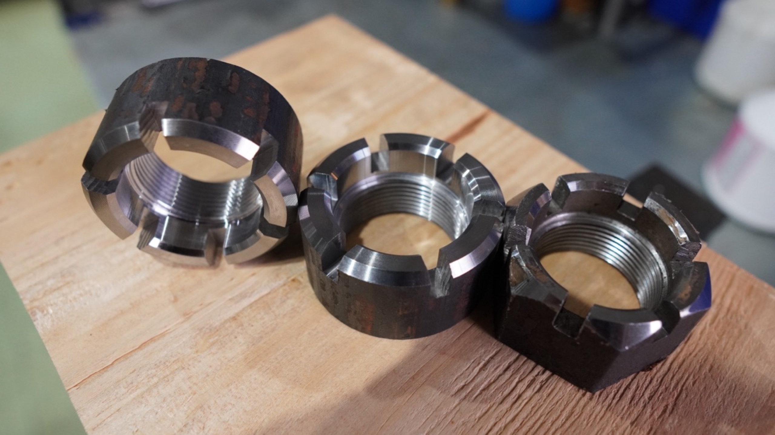 Корончатая гайка. Изготовление на токарном ЧПУ. смотреть онлайн