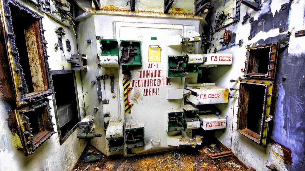 12 этажный подземный бункер в ракетной шахте Унифицированный командный пункт (УКП) смотреть онлайн