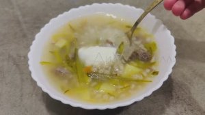Рассольник с перловкой и огурцами / Классический рецепт рассольника с перловкой и солёными огурцами