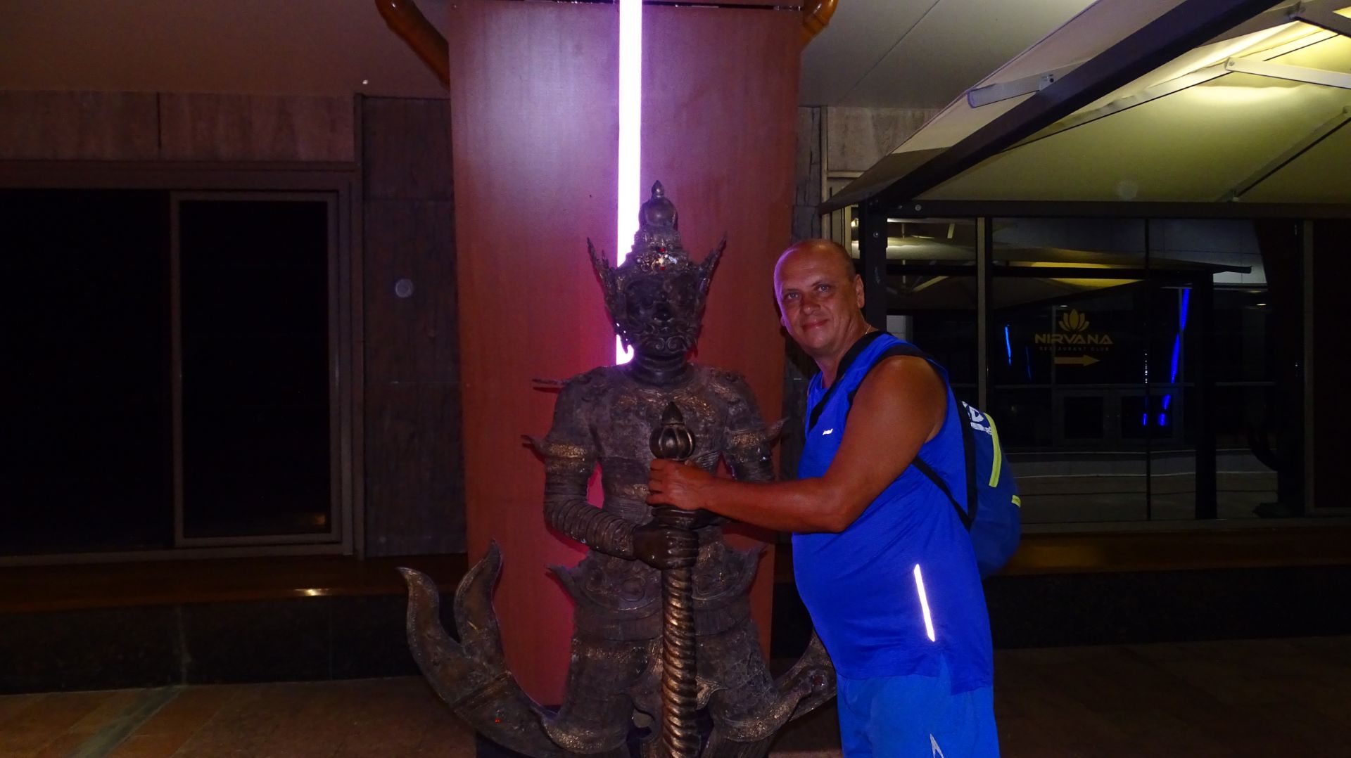 В шоке от Эстосадок. Ночная жизнь. Фонтан в Галактике. смотреть онлайн