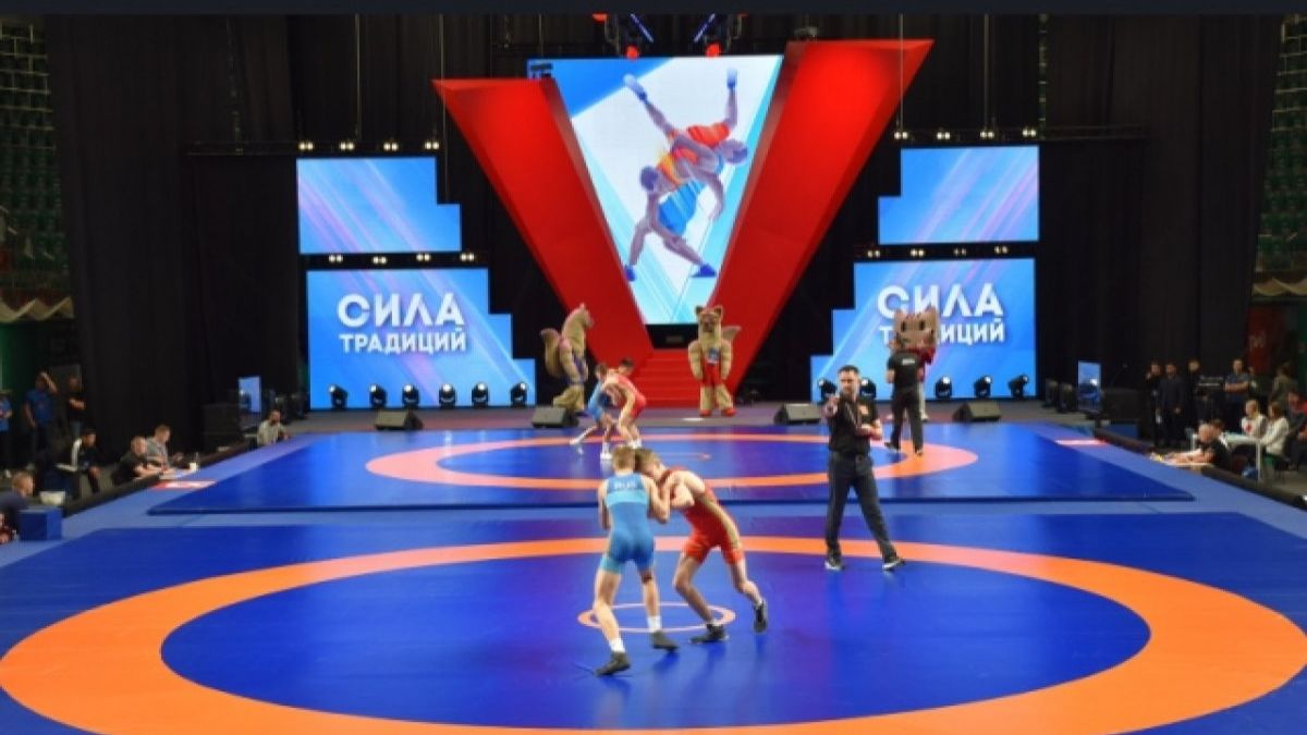 В Новосибирске стартовал Международный юношеский турнир по греко-римской борьбе смотреть онлайн