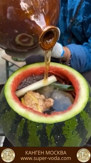 ГОТОВИМ РЫБУ В АРБУЗЕ 🍉🐟 #еда #вкусно #кухня #арбуз #рыба #овощи #китайскаяеда #домашняякухня #вок