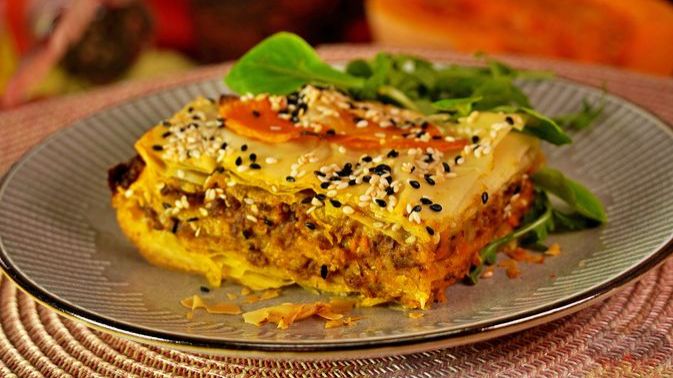 Сытный пирог для прохладных вечеров. МЯСНАЯ БУГАЦА С ТЫКВОЙ смотреть онлайн