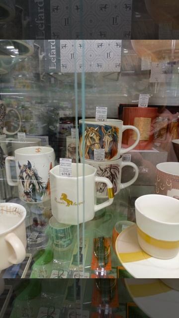 С наступающим! Год лошади во всех магазинах страны.
Встречайте!