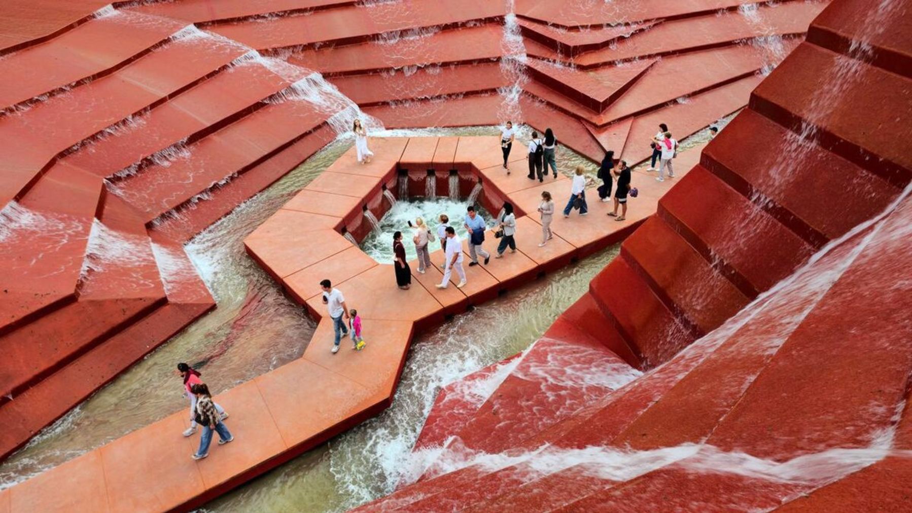 Каньон или амфитеатр воды парк Галицкого г. Краснодар mp4 смотреть онлайн