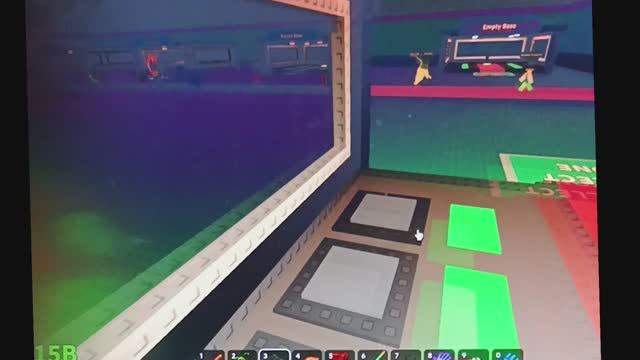 Мне надоело играть на приватке в Укради брейнрот в Roblox.