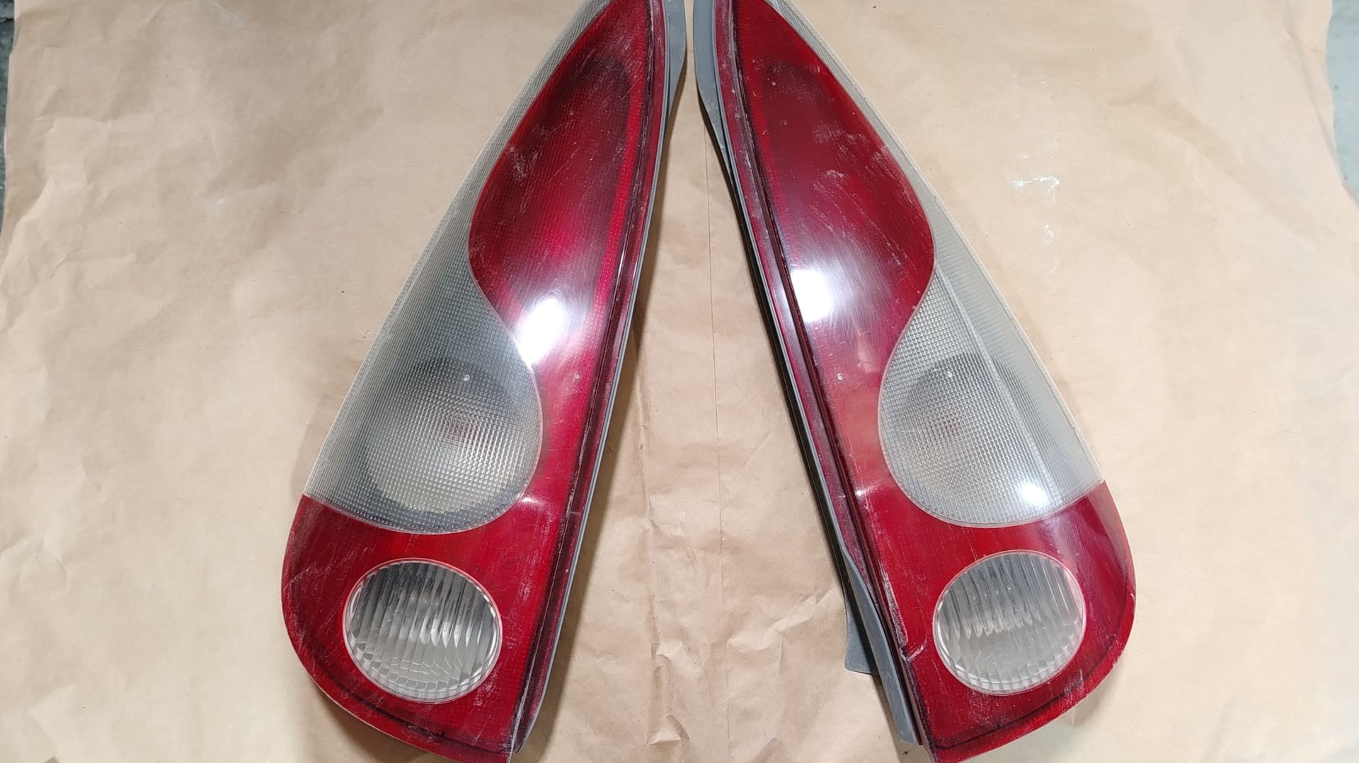 Как снять задние фанари Toyota FunCargo💥