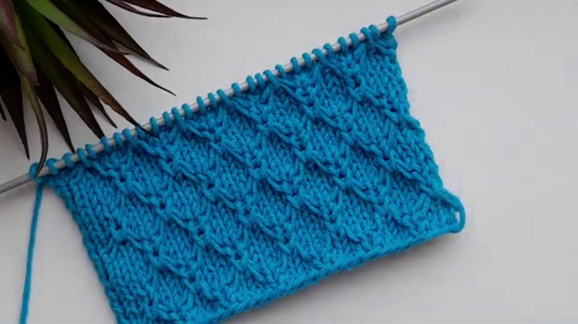 Красивый объемный узор Ромбы - Вязание спицами для начинающих смотреть онлайн