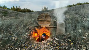 Строю секретный блиндаж на открытом воздухе для выживания глубоко под землей. Бушкрафт