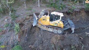 Строительство, срезаем горный склон,  продолжение