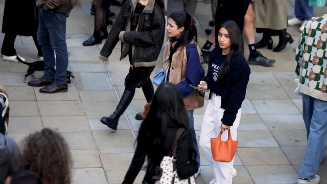 ✨ ОСЕННИЙ СТРИТСТАЙЛ В ЛОНДОНЕ. Элегантные женщины. Неподвластный времени стиль смотреть онлайн