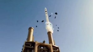 Китай впервые показал пуск ракеты нового ЗРК "Хунци-20"