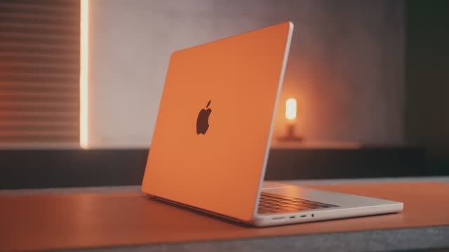 MacBook Pro M5 через 2 недели - не такой профессиональный как Вы думаете... смотреть онлайн