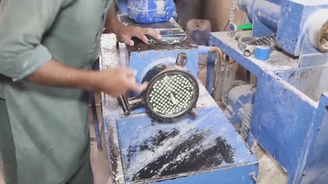 Цех по производству туалетного мыла. Пакистанские парфюмеры