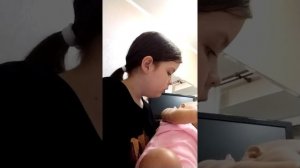 еся пробует сладости из подарка✨✨✨