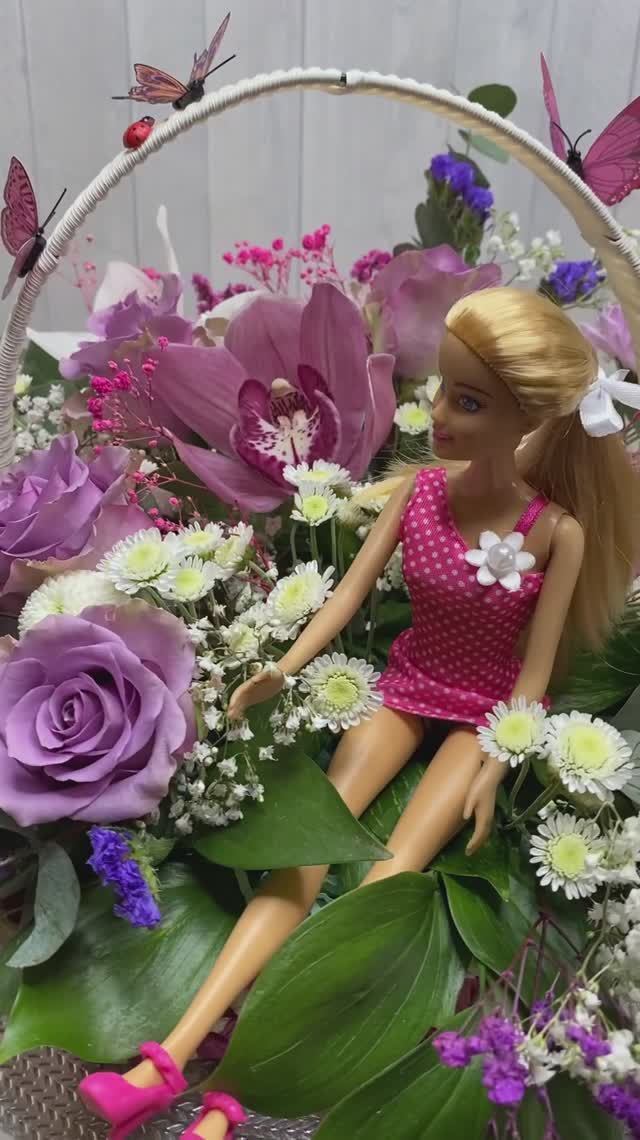 Корзина с живыми цветов для девочки кл смотреть онлайн