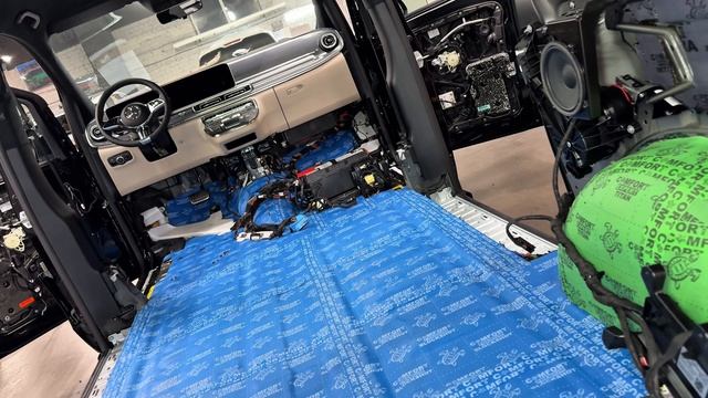Выполнили комплексную шумоизоляцию салона Mercedes-Benz V-Class смотреть онлайн