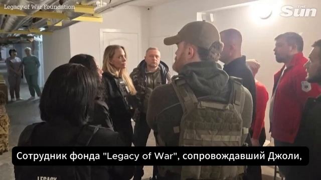 у Анджелины Джоли в ТЦК требовали казалось бы стандартную таксу в 100 тысяч долларов. смотреть онлайн
