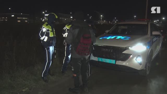 Инспекторы ДПС под Ярославлем оштрафовали пешеходов без светоотражающих элементов смотреть онлайн