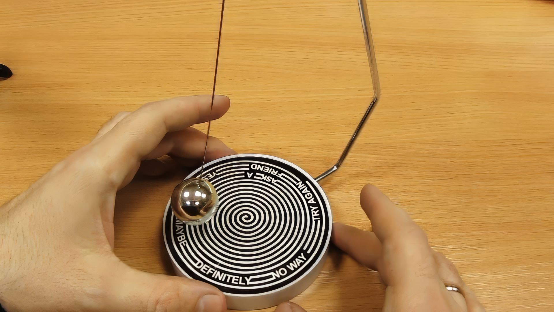 Магнитный маятник для принятия решений! Decision Maker смотреть онлайн