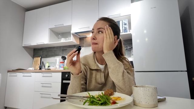 ЗНАКОМЛЮ ПАРНЯ С СЕМЬЕЙ | УЖАСНЫЙ РЕМОНТ В МОЕЙ КВАРТИРЕ | ВЕЧЕР ВСТРЕЧ ВЫПУСКНИКОВ ШКОЛЫ смотреть онлайн