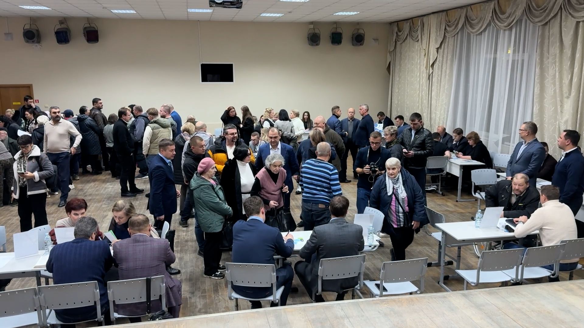 Встреча с жителями в формате выездной администрации смотреть онлайн