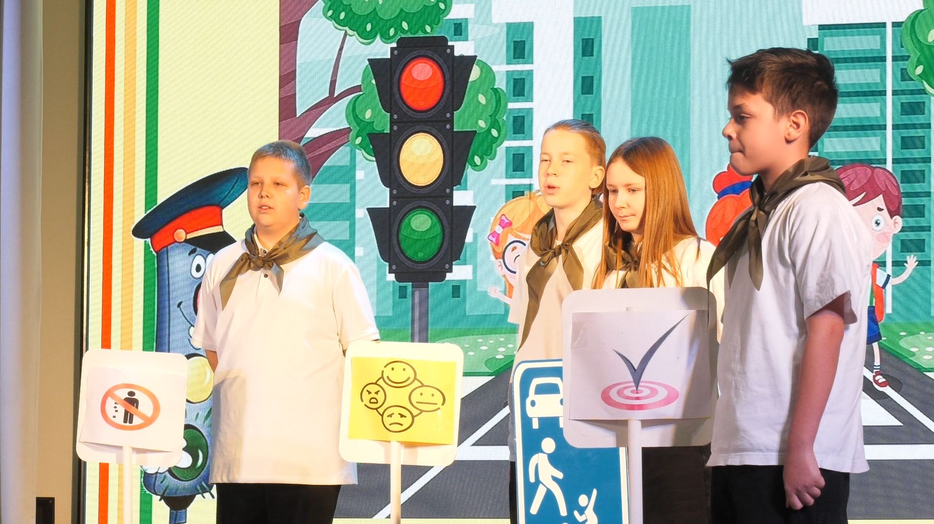 В Копейске прошел смотр-конкурс агитбригад смотреть онлайн