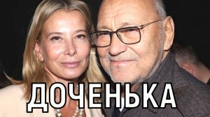 Сильно не афишировали. 51-летняя Высоцкая и 88-летний Кончаловский стали родителями