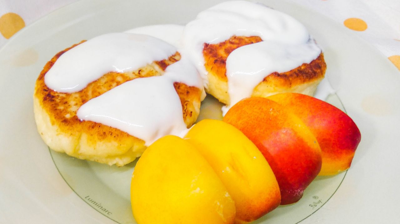 ИДЕАЛЬНЫЕ СЫРНИКИ .Из такого творога всегда получаются.