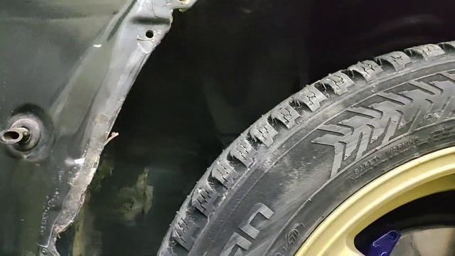 Subaru Forester: шерканул бочину, кузовной ремонт смотреть онлайн