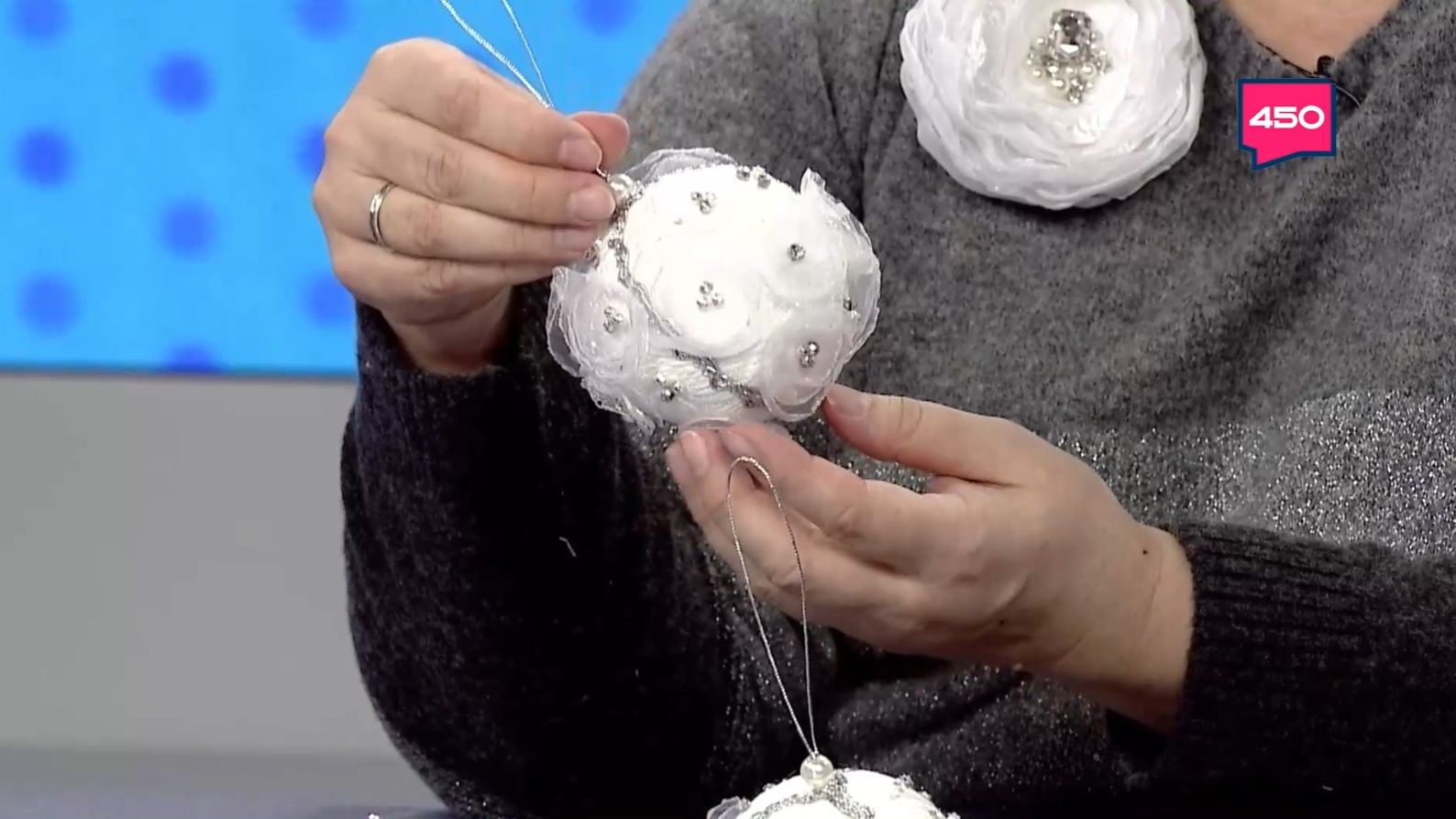 Елочный шарик-снежок. Ручная работа