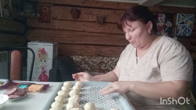 4-11-2025. Жизнь в деревне.Настряпала пиццу, шаньги с картошкой. смотреть онлайн