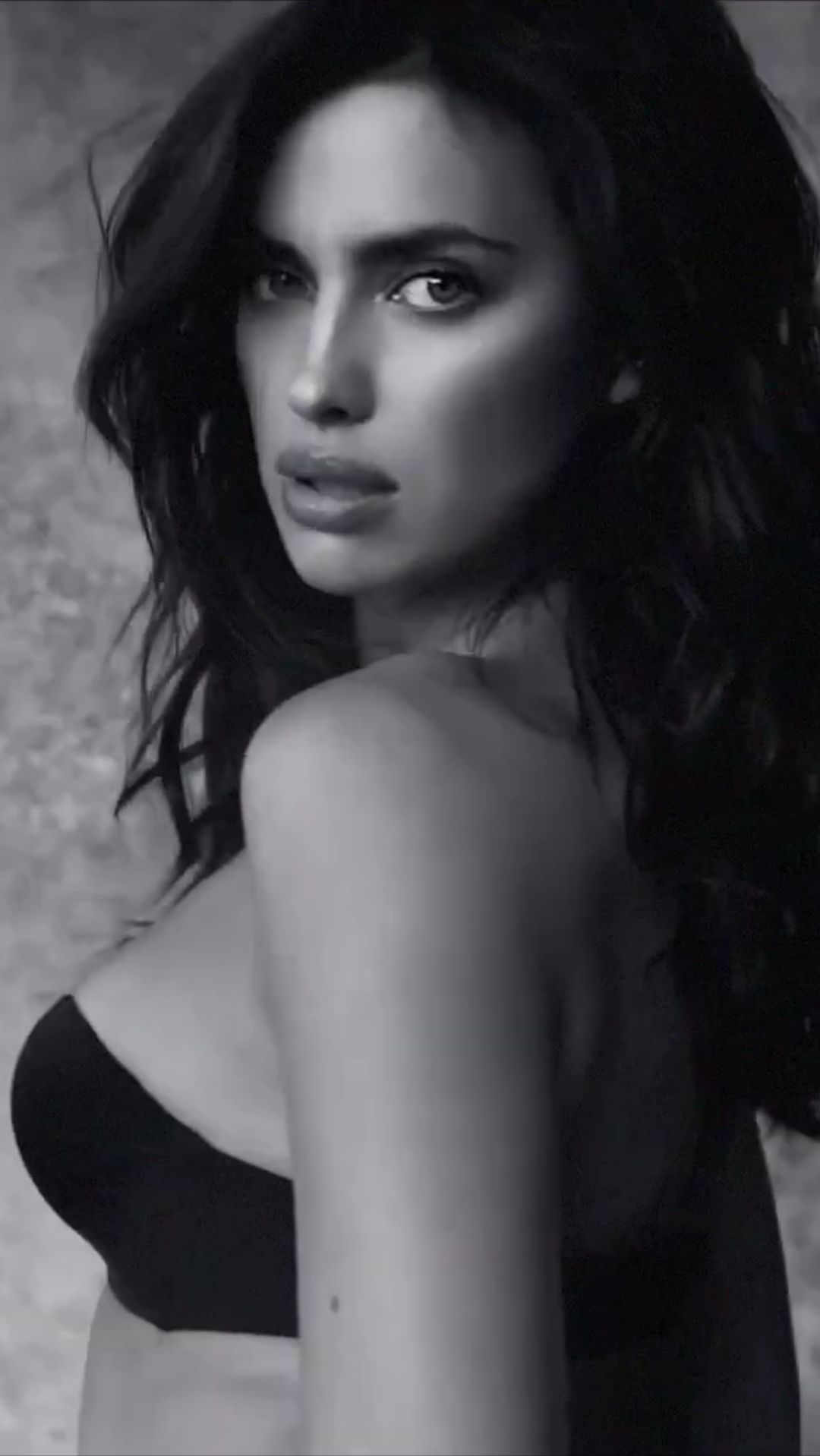 SOALEX - SOMEBODY [MUZHUB] смотреть онлайн