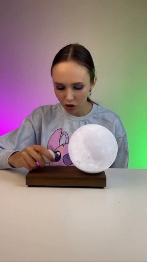 Две летающие луны. Разберись. Хогвартс? 🤔 Крутые научные подарки