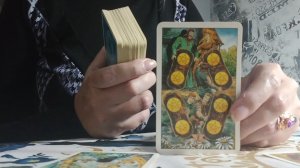 Что спешит в вашу жизнь? Расклад Таро