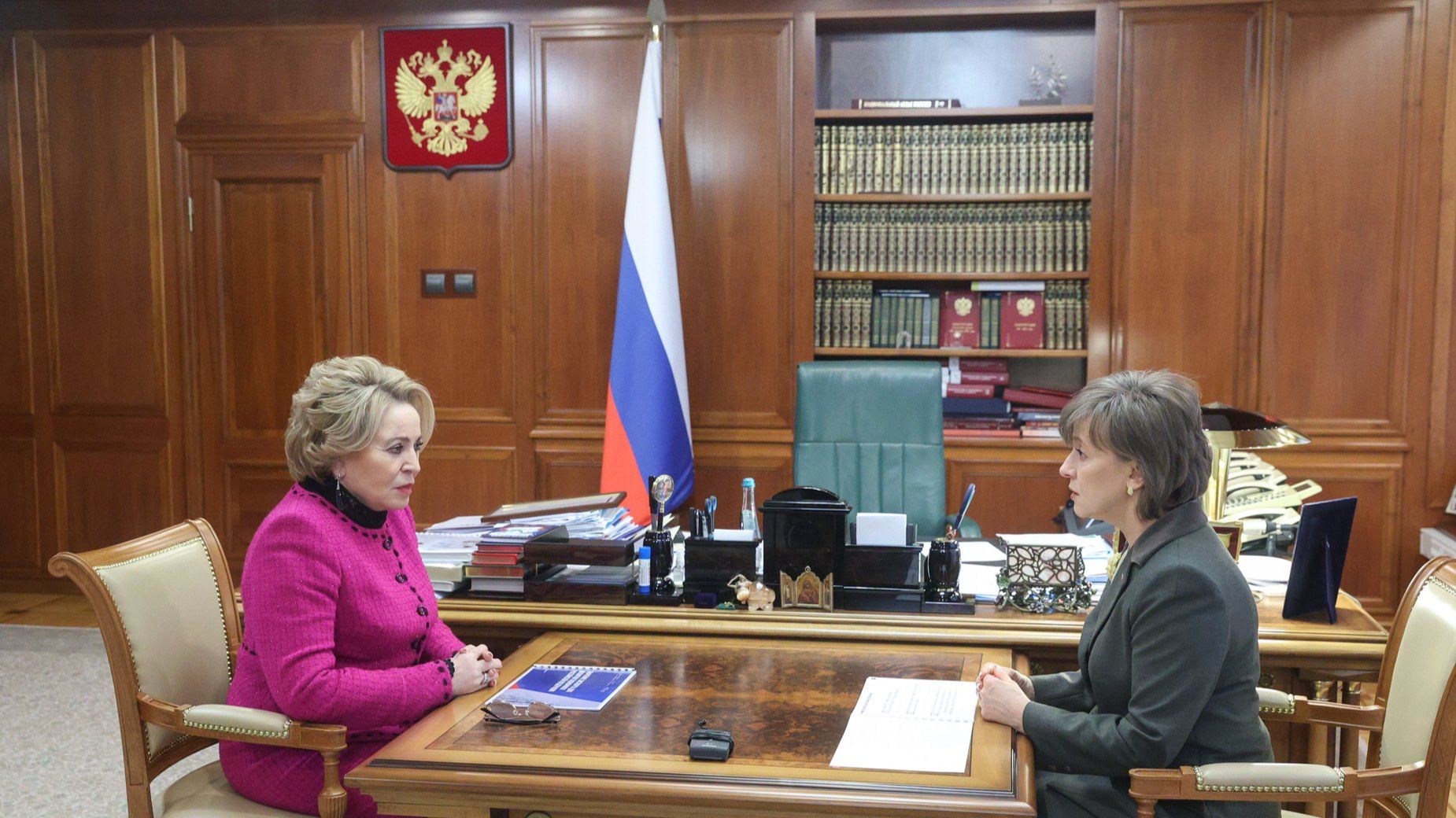 Встреча Валентины Матвиенко с генеральным директором АО «РЭЦ» Вероникой Никишиной смотреть онлайн