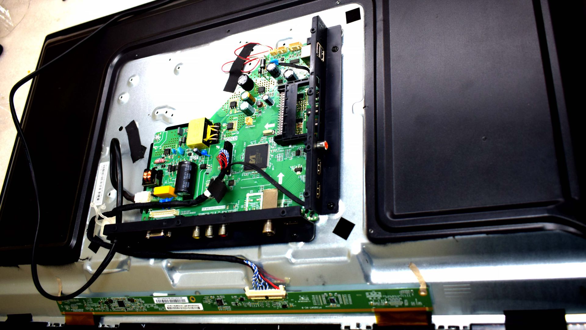 Ремонт телевизора ERISSON 32LES90T2 смотреть онлайн