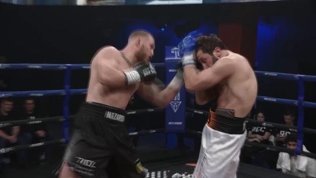 Молодость против опыта: Степан Назаров vs Марат Исаев. Путь в RCC Boxing 8 смотреть онлайн
