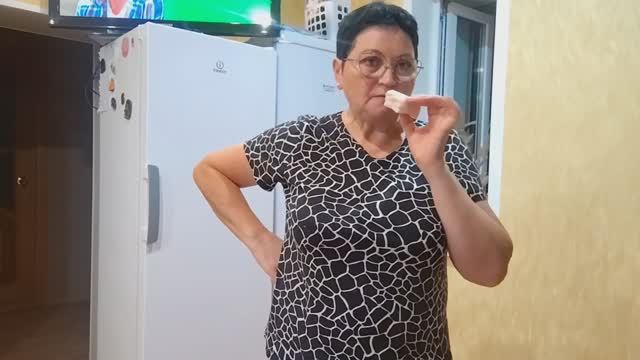 КАК ПРИГОТОВИТЬ ЯБЛОЧНЫЙ ЛУКУМ/
. ОБЫЧНАЯ ЖИЗНЬ В СЕЛЕ. смотреть онлайн