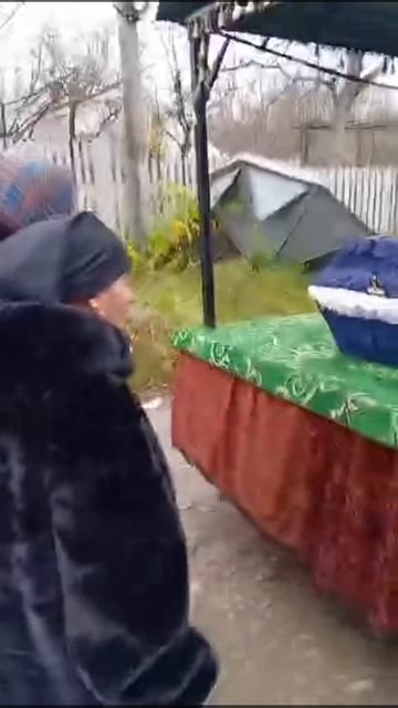 бабка настолько прониклась что высморкала все чувства на хероя смотреть онлайн