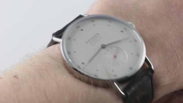 Обзор роскошных часов Nomos Glashutte Metro Neomatik 39 (1113)