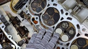 Toyota RAV4 2l. (3ZRFAE), 2012 г.
Пробег 308 000 км.
Замена прокладки ГБЦ.