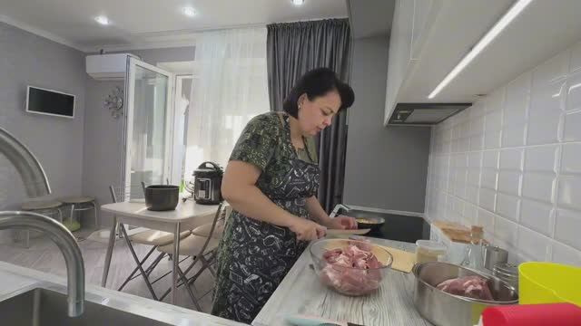 обычный день НА КУХНЕ__эксперимент В МУЛЬТИВАРКЕ__они НАШИ как есть__УЖИН смотреть онлайн