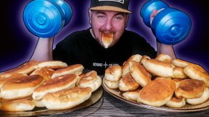 МУКБАНГ|ОБЖОРЫЧ|ПИРОЖКИ С КАПУСТОЙ И КАРТОШКОЙ|НАЧАЛ КАЧАТЬСЯ