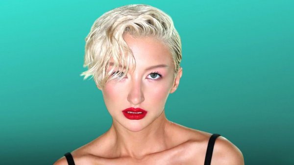 Певицу Марго призвали прекратить кукарекать