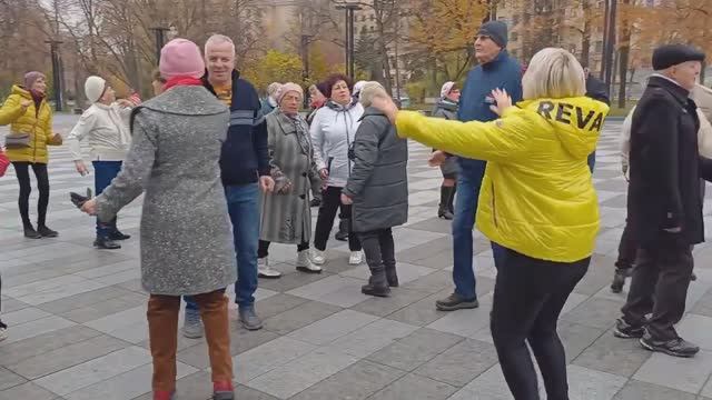 ЕХАЛ ЦЫГАН НА КОНЕ ВЕРХОМ❤️ ТАНЦЫ❤️ ХАРЬКОВ 2025 смотреть онлайн